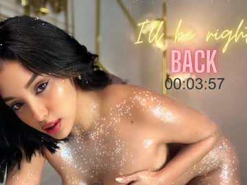 girl
        lia_myars cam image #2476875