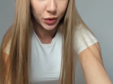 girl
        misssweettie cam image #2558901