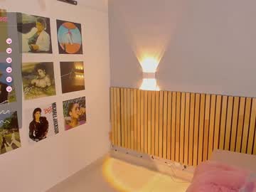 girl
        little_effy18 cam image #1850966
