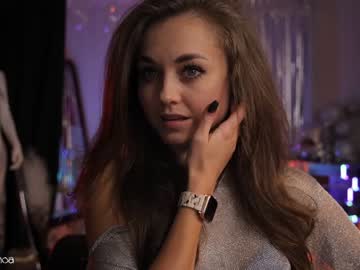 girl
        lettymoa cam image #2747395