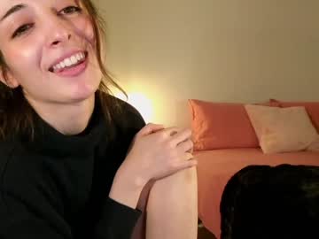 girl
        rosykindred cam image #890620