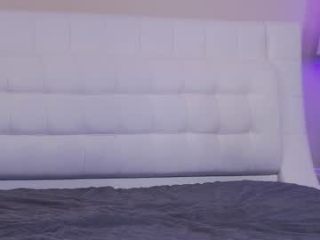 girl
        kittycaitlin cam image #2671181