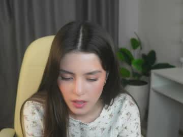 girl
        lucky_forme cam image #4177936