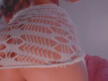 girl
        nicolle_mitchelle cam image #3555767