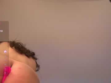 girl
        lau__1 cam image #3418852
