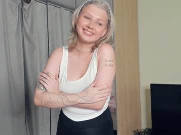 girl
        melissacarterr cam image #328423