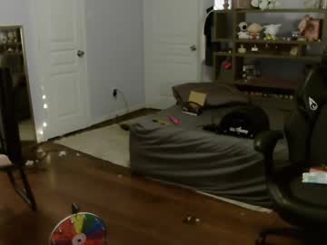 girl
        southerbunny cam image #1289165
