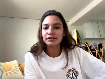 girl
        wvybbyily cam image #3786039