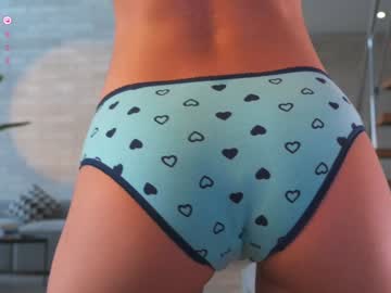 girl
        lucie_beltran cam image #4235742