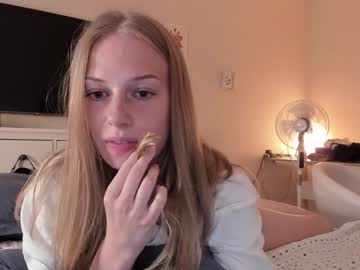 girl
        magic_couple13 cam image #3335167