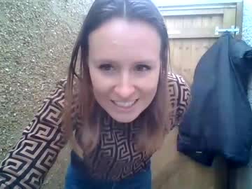 girl
        eatmypie69 cam image #2342533