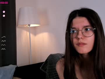 girl
        hellogentlemana cam image #2342207