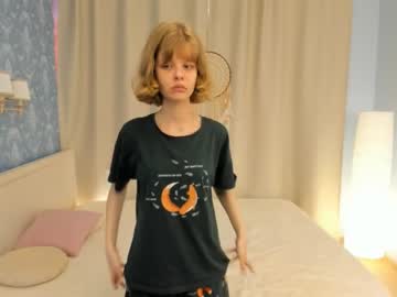 girl
        jettabinford cam image #2763133