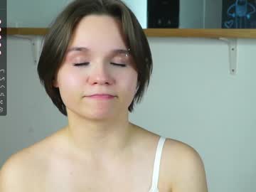 girl
        primrosecolemanf cam image #3685080