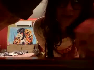 girl
        ashangelbaby cam image #1878410
