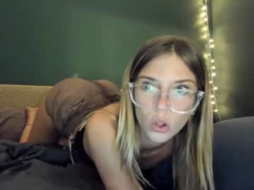 girl
        oliviahansleyy cam image #2792144