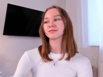 girl
        lynethamm cam image #4589707