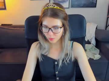 girl
        lisa_roses cam image #307003