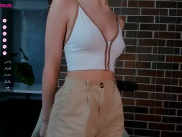 girl
        karengordons cam image #805656