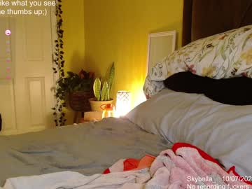 girl
        skybella_ cam image #3469252