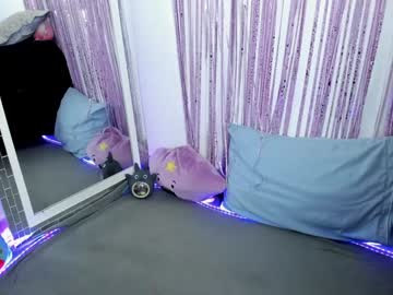 girl
        frank_sasha cam image #3055184