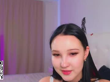 girl
        pandorapawss cam image #4372651