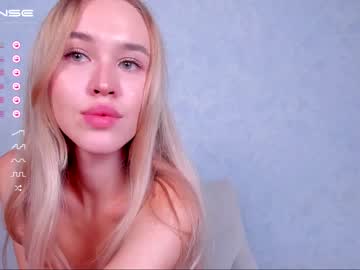 girl
        familiarblue cam image #114165