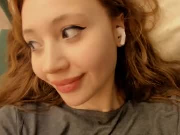 girl
        mira_tasty cam image #3831582