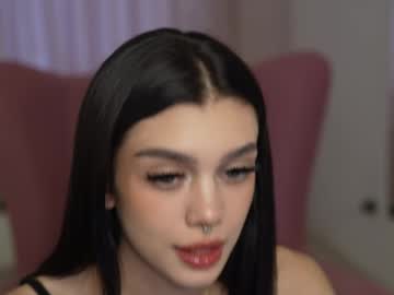 girl
        karina_amiri cam image #4406923