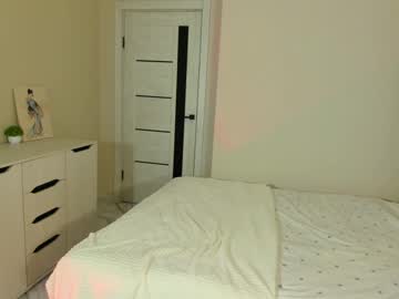 girl
        smallsheryl__ cam image #3046650