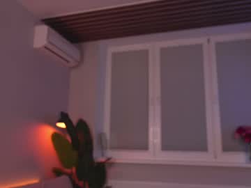 girl
        toxl cam image #4466272