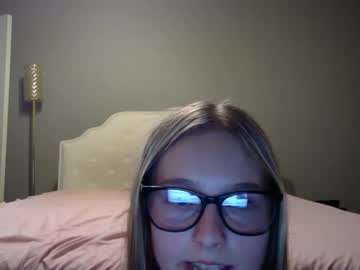 girl
        lilly_starrr cam image #3458319