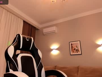 girl
        mary_delray cam image #3000905
