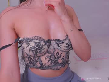girl
        nicolle_mitchelle cam image #3114907