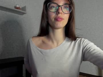 girl
        your_little_flexible_girl cam image #776462