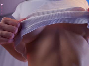 girl
        lucie_beltran cam image #4192810