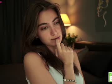 girl
        tessarosse_ cam image #1284058