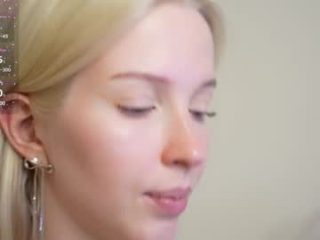 girl
        my_stella cam image #3738536