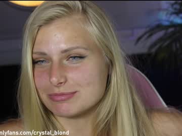 girl
        crystal_blond cam image #4525460
