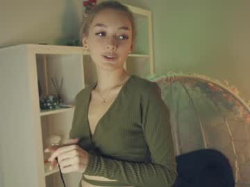 girl
        moiragrise cam image #3887506