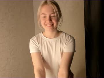 girl
        lexisarah cam image #1768522