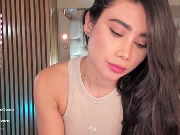 girl
        abie_owen cam image #2364596