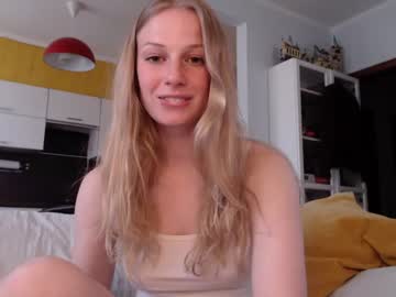 girl
        magic_couple13 cam image #983939