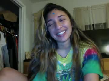 girl
        kristy_barrios cam image #1226650