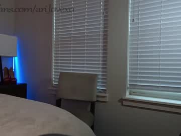 couple
        ari_lovexo cam image #1287148