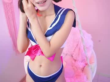 girl
        little_effy18_ cam image #4072574