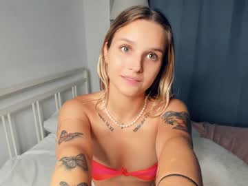 girl
        melissakissaa cam image #1485693