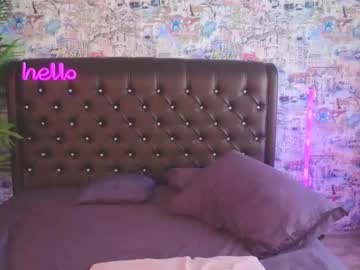 girl
        angelina_new cam image #2935863