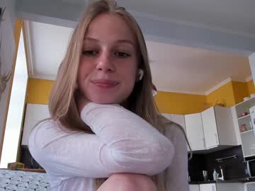 girl
        magic_couple13 cam image #2826649