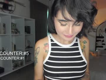 girl
        lonelly_lolly98 cam image #2063535